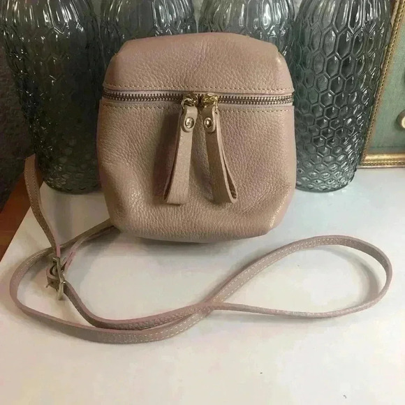 Vera Pelle Handbags - Vera Pelle leather blush color crossbody bag
